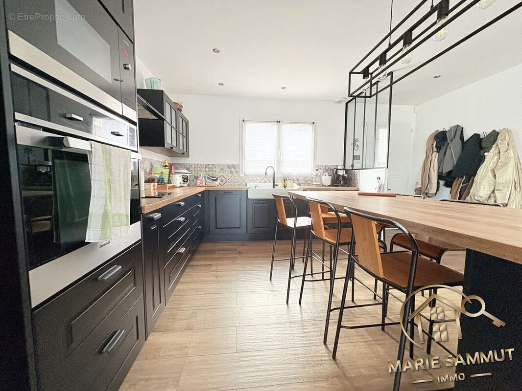 Maison à vendre, 141m², Poussan