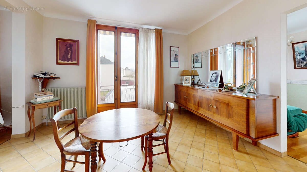 Maison à vendre, 100m², Nazelles-Négron