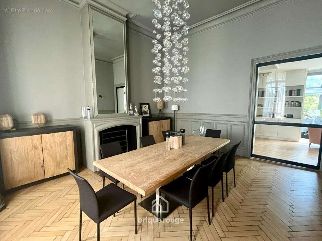 Maison à vendre, 320m², Valenciennes