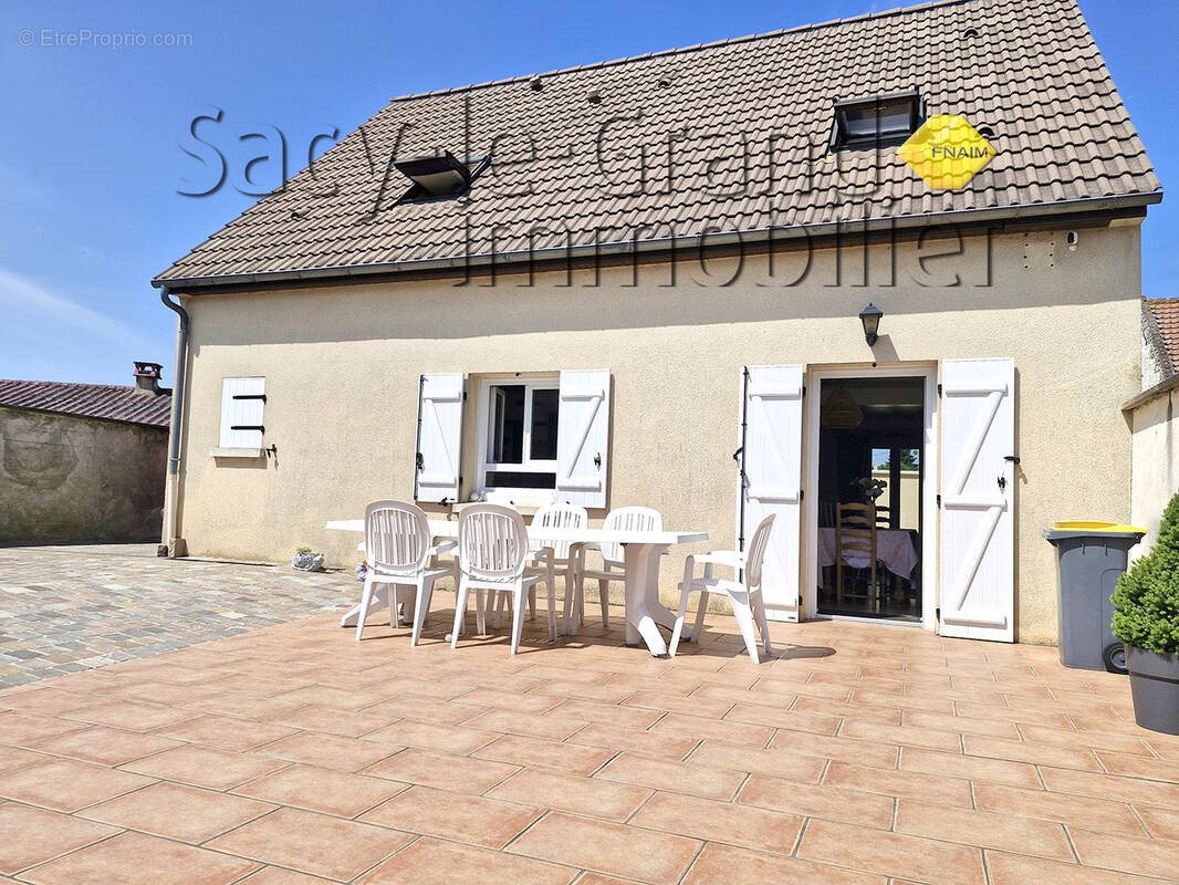 Maison à vendre, 95m², Angicourt