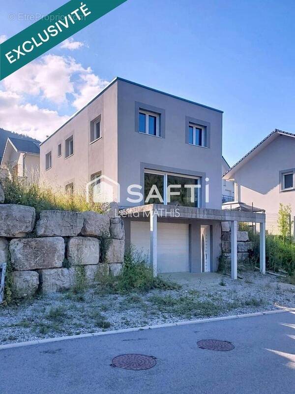 Maison à vendre, 160m², Jougne