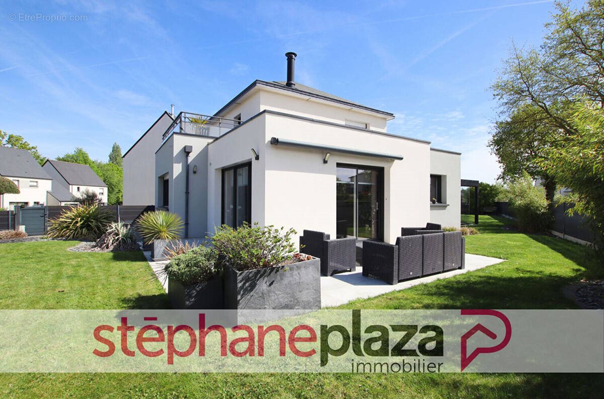 Maison à vendre, 137m², Châteaubourg