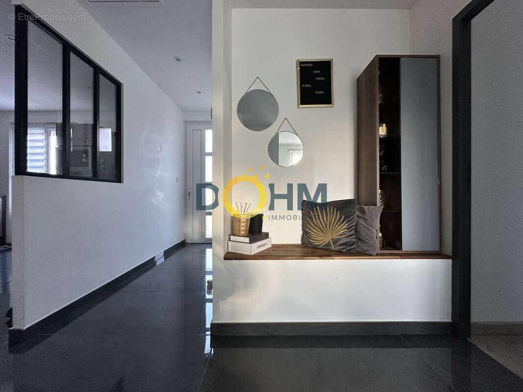 Maison à vendre, 122m², Le Chambon-Feugerolles