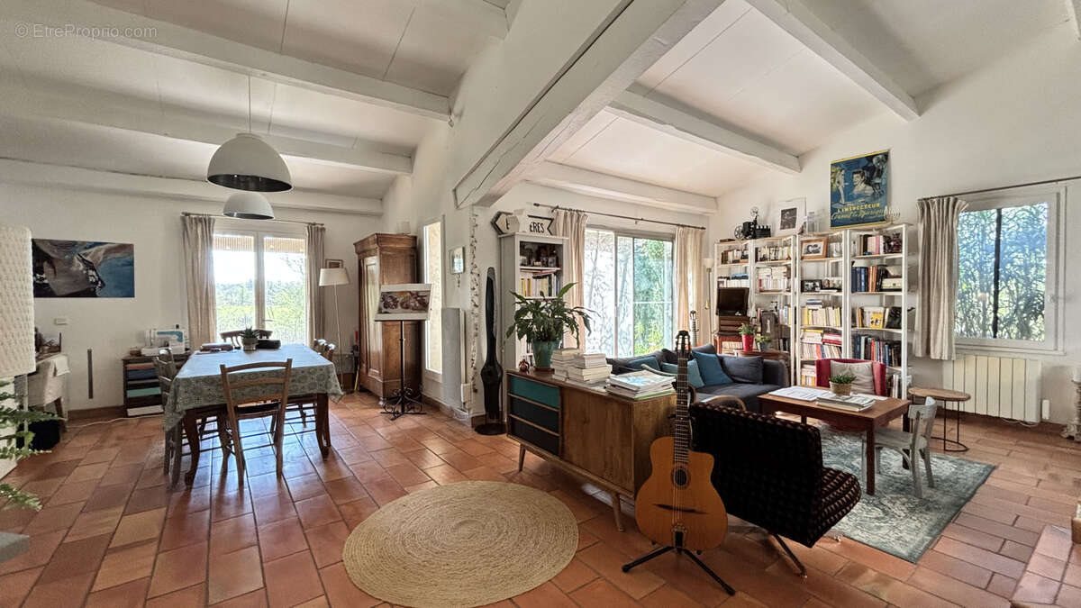 Maison à vendre, 150m², Morières-lès-Avignon