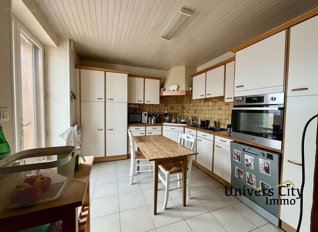 Maison à vendre, 81m², Etriché