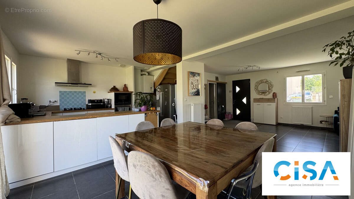 Maison à vendre, 140m², Pont-Sainte-Maxence