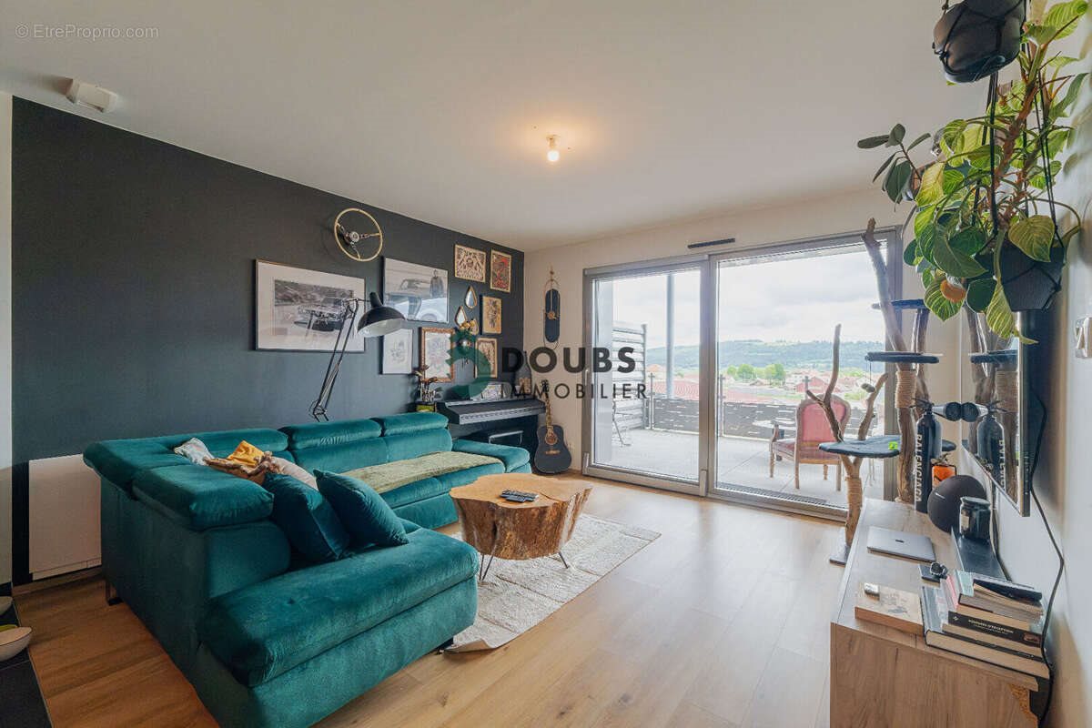 Appartement à vendre, 71m², Orchamps-Vennes