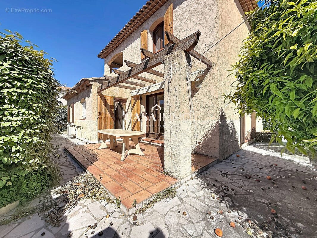 Maison à vendre, 104m², Hyères
