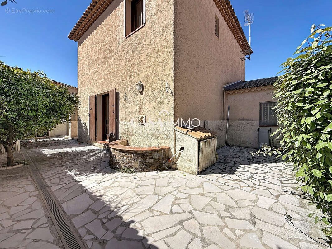 Maison à vendre, 104m², Hyères