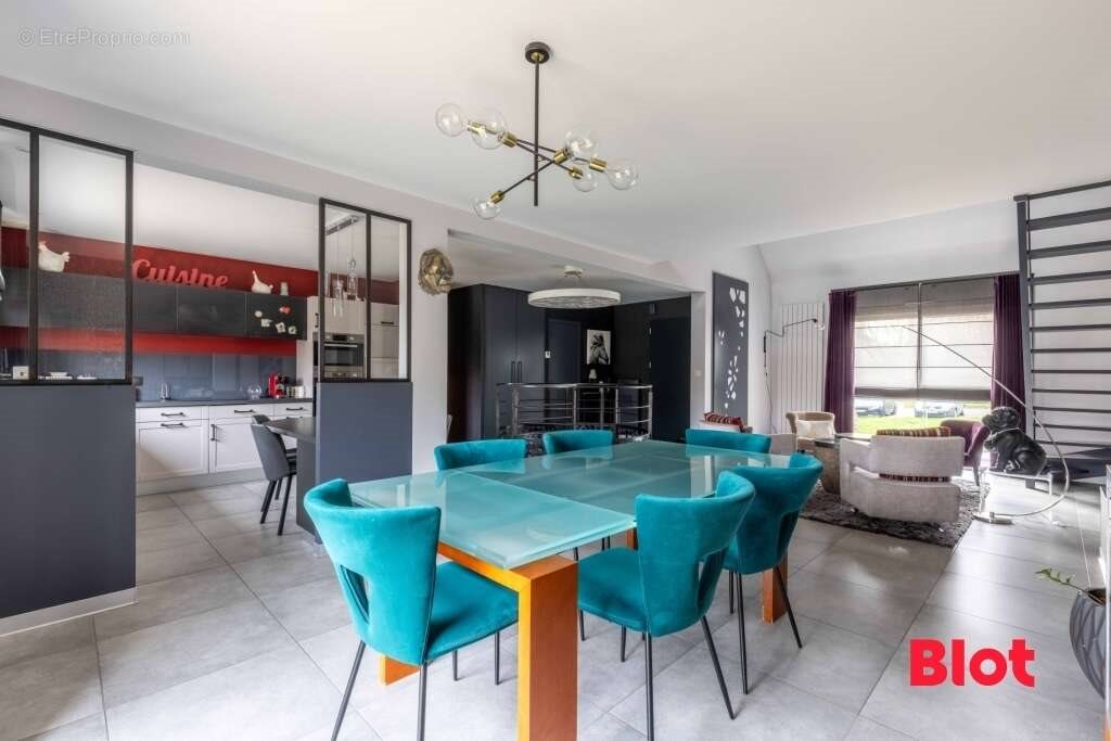 Maison à vendre, 142m², Fougères