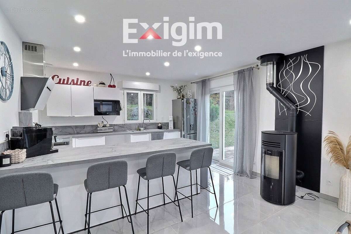 Maison à vendre, 86m², Le Crestet