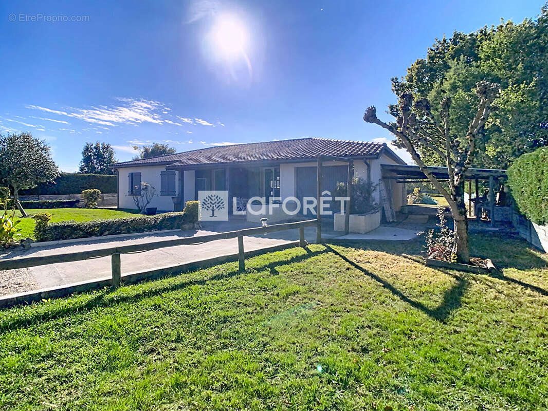 Maison à vendre, 110m², Barry-d'Islemade