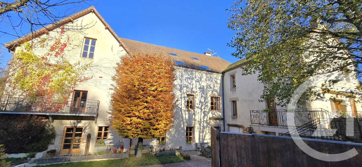 Maison à vendre, 828m², Le Creusot