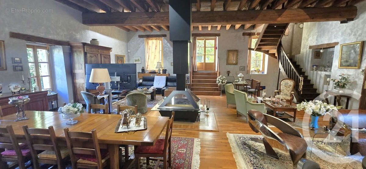Maison à vendre, 828m², Le Creusot