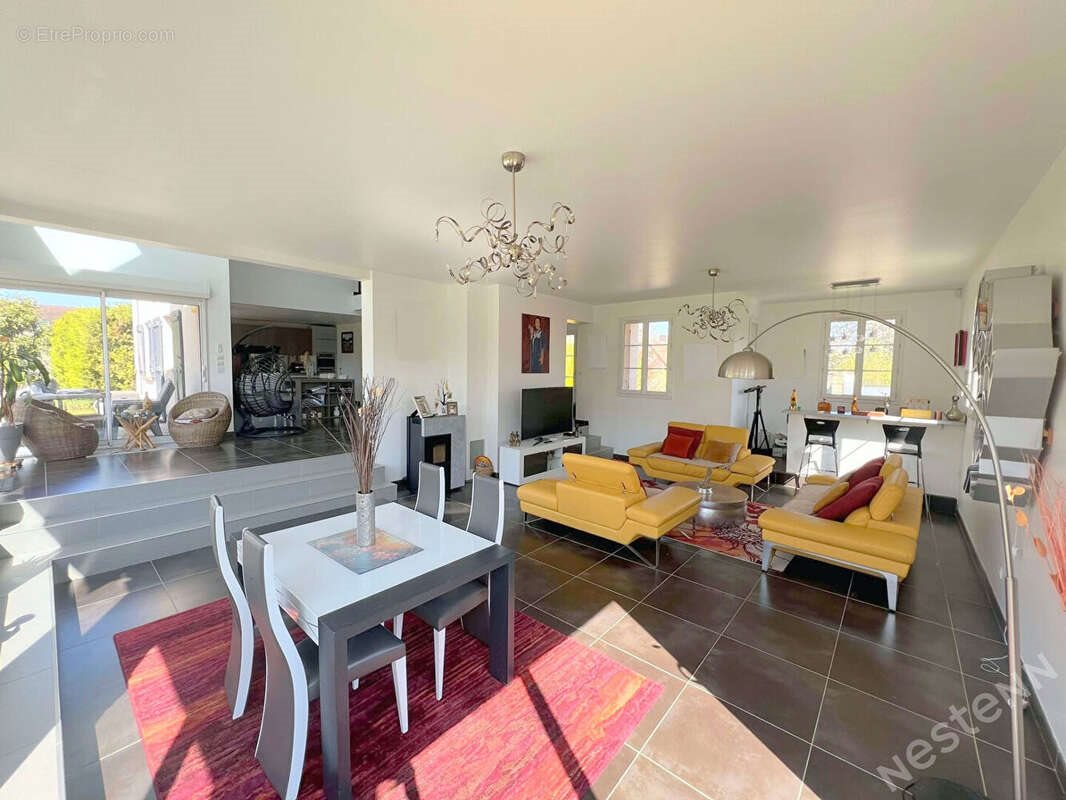 Maison à vendre, 243m², Chaumont-en-Vexin
