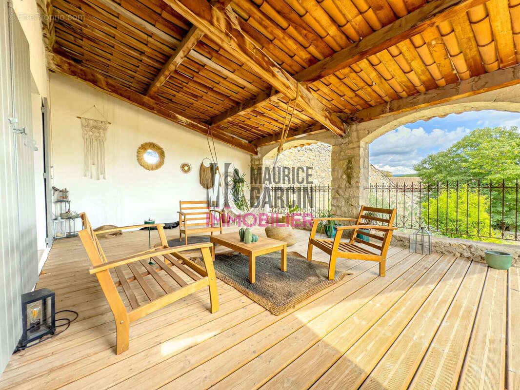 Maison à vendre, 460m², Mormoiron