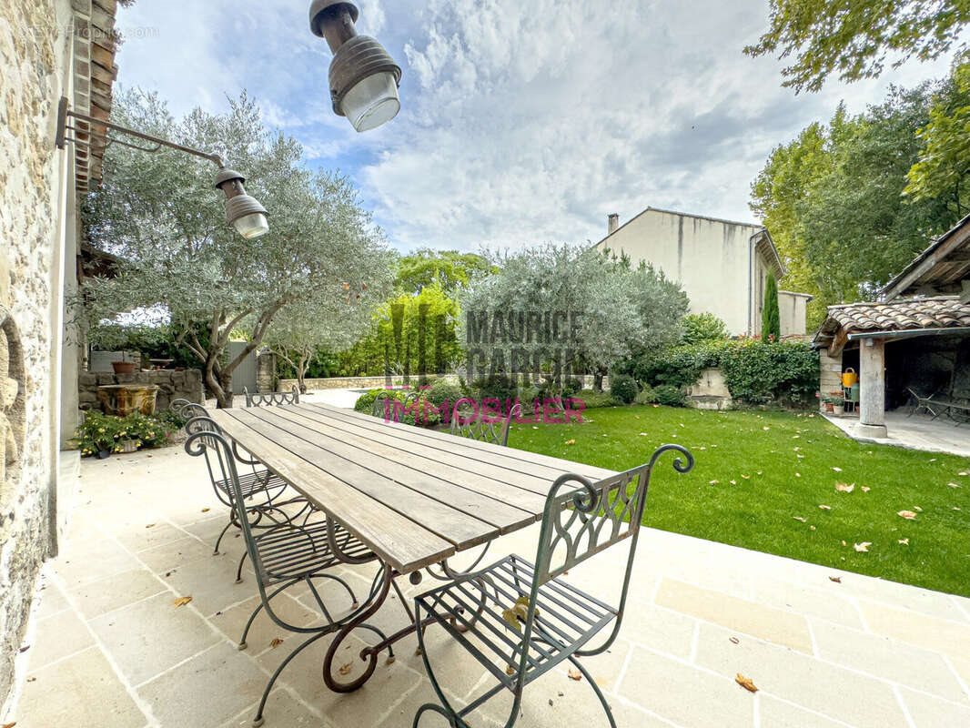 Maison à vendre, 460m², Mormoiron