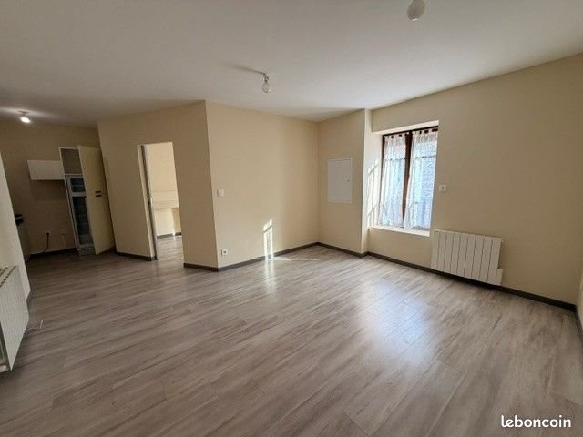 Appartement à louer, 57m², Neulise
