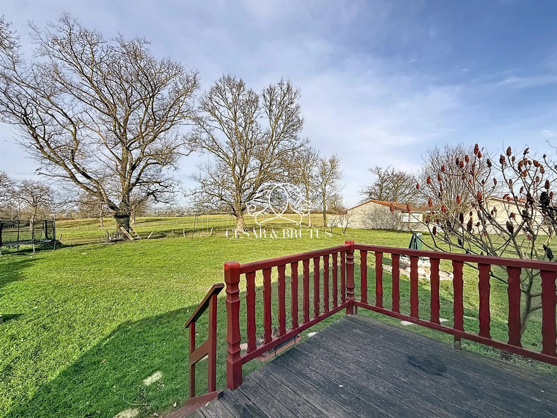 Maison à vendre, 400m², Pouilly-sous-Charlieu