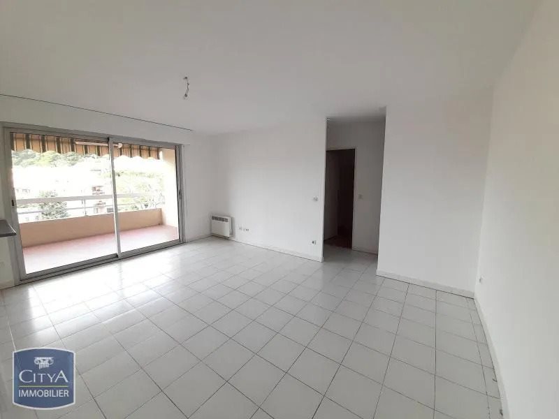 Appartement à louer, 40m², Saint-Laurent-du-Var
