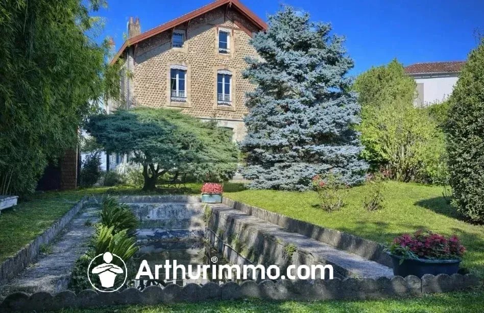 Maison à vendre, 260m², Saint-Jean-d'Angély