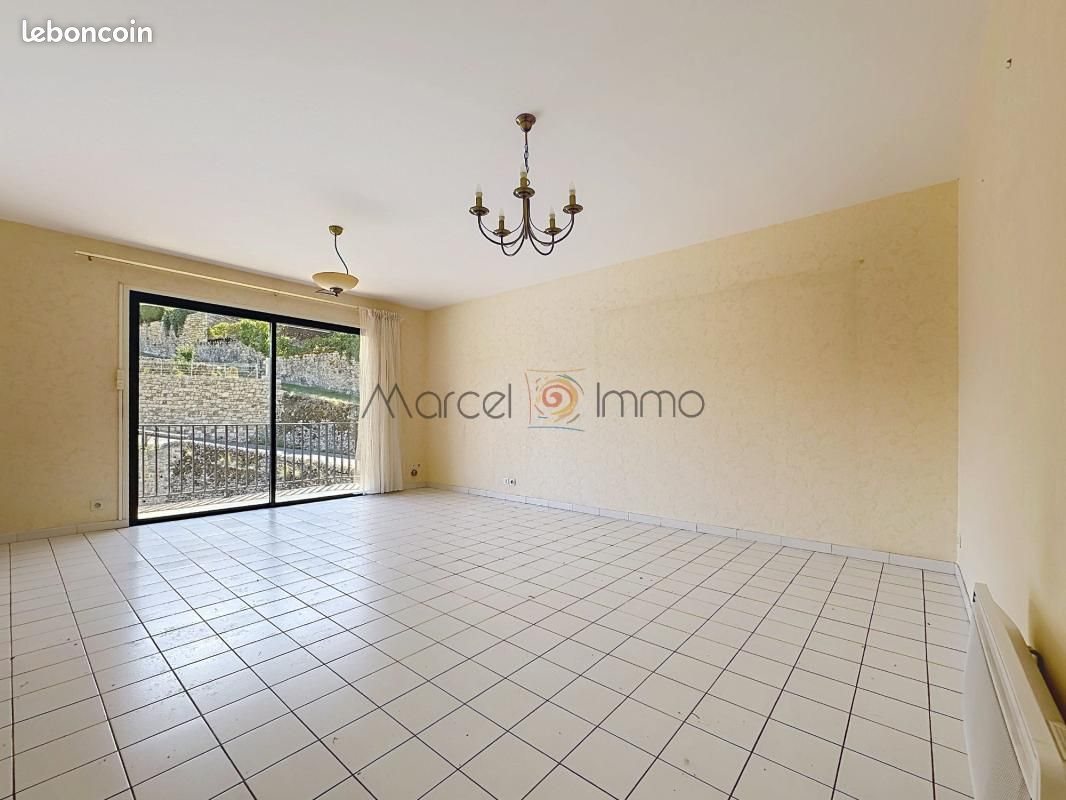Appartement à louer, 68m², La Canourgue