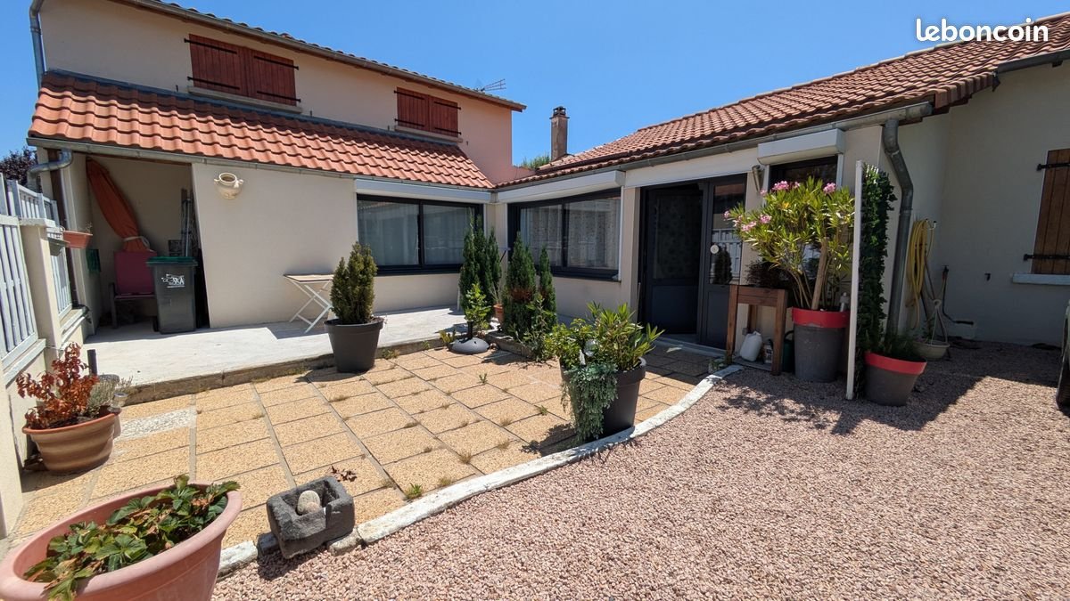 Maison à vendre, 127m², Sardon