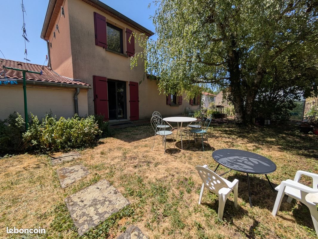 Maison à vendre, 167m², Sardon