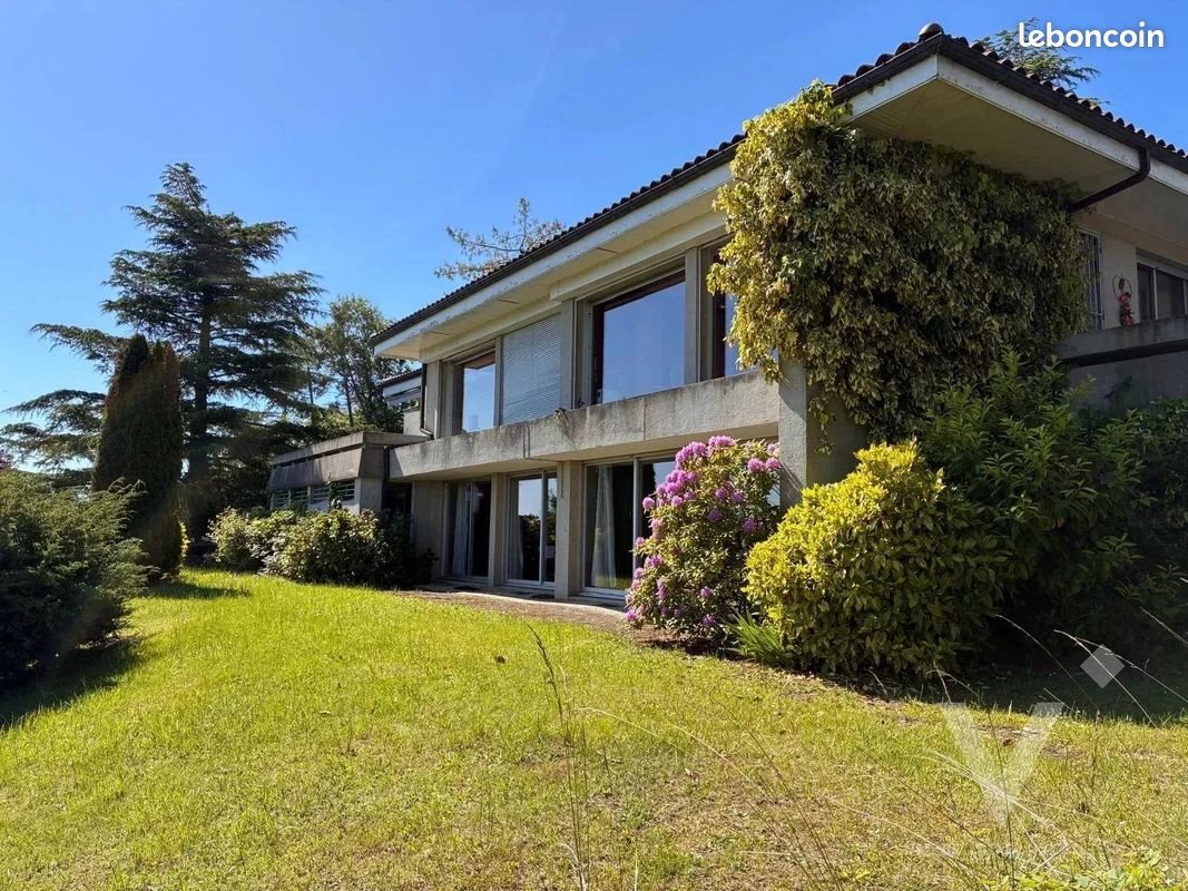 Maison à vendre, 300m², Saint-Genest-Lerpt