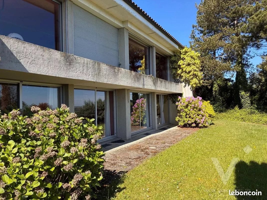 Maison à vendre, 300m², Saint-Genest-Lerpt