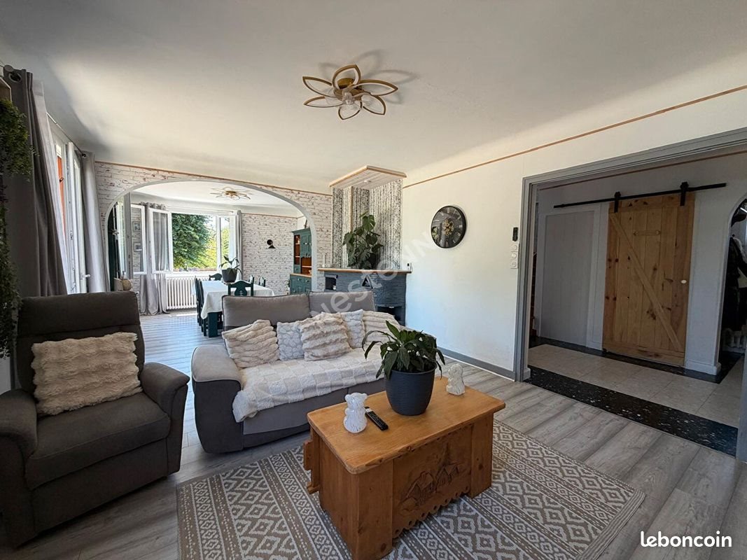Maison à vendre, 189m², Cousance
