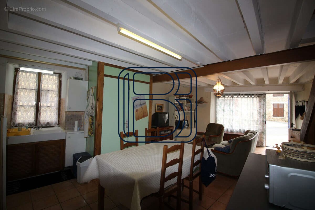 Maison à vendre, 87m², Saint-Amant-Roche-Savine