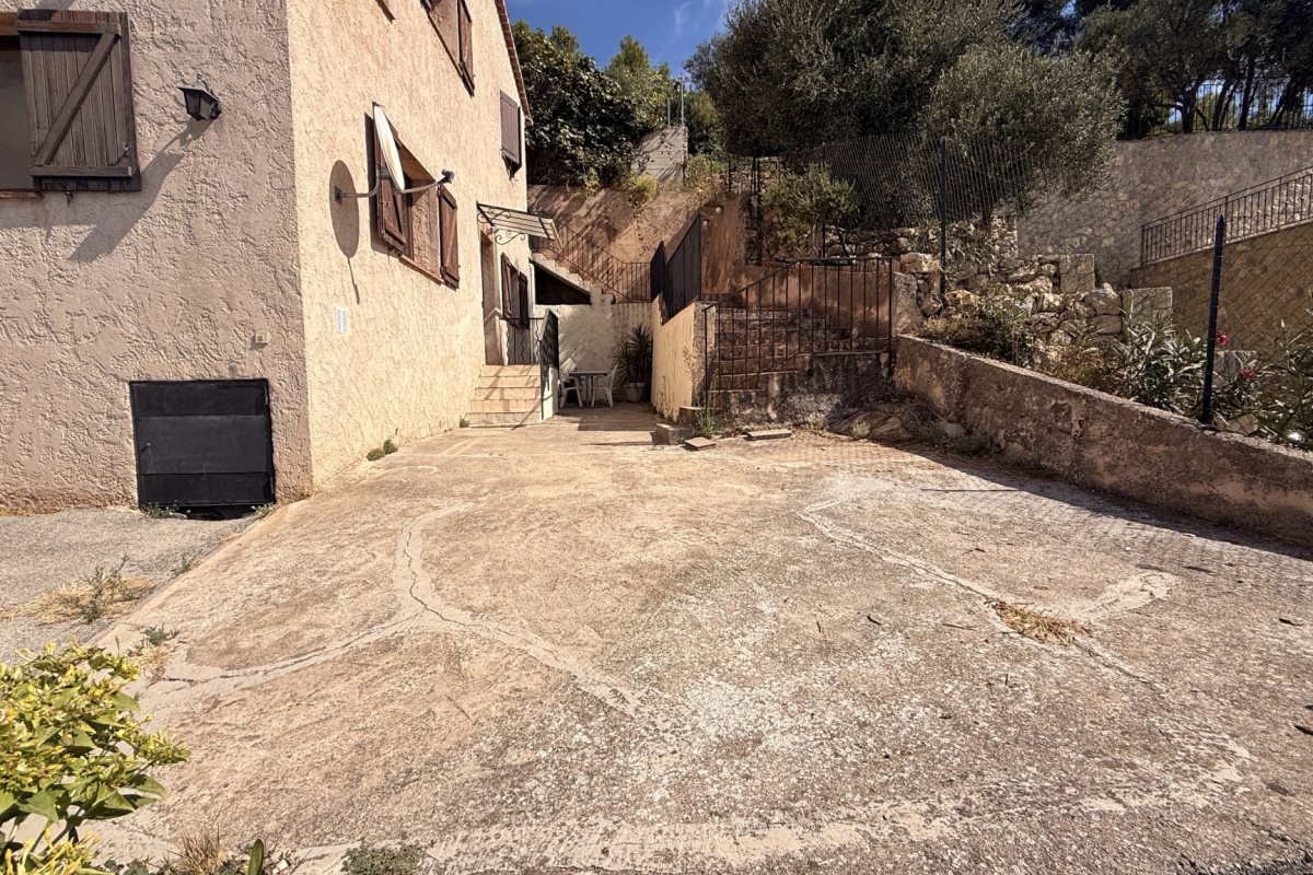 Appartement à louer, 66m², Eze