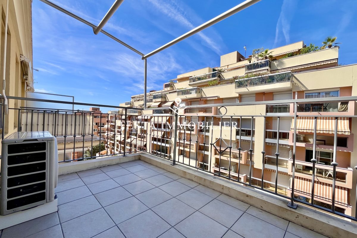 Appartement à louer, 45m², Menton