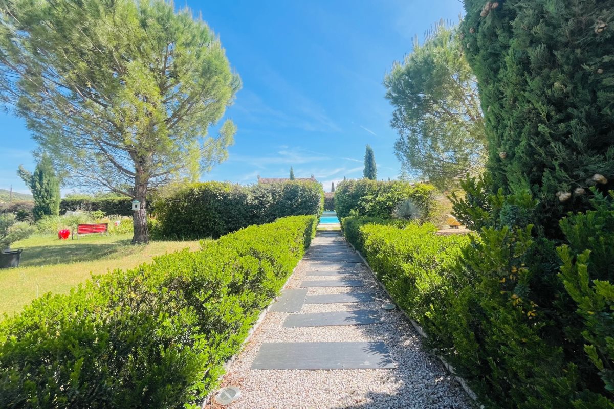 Maison à vendre, 252m², Saint-Saturnin-lès-Apt