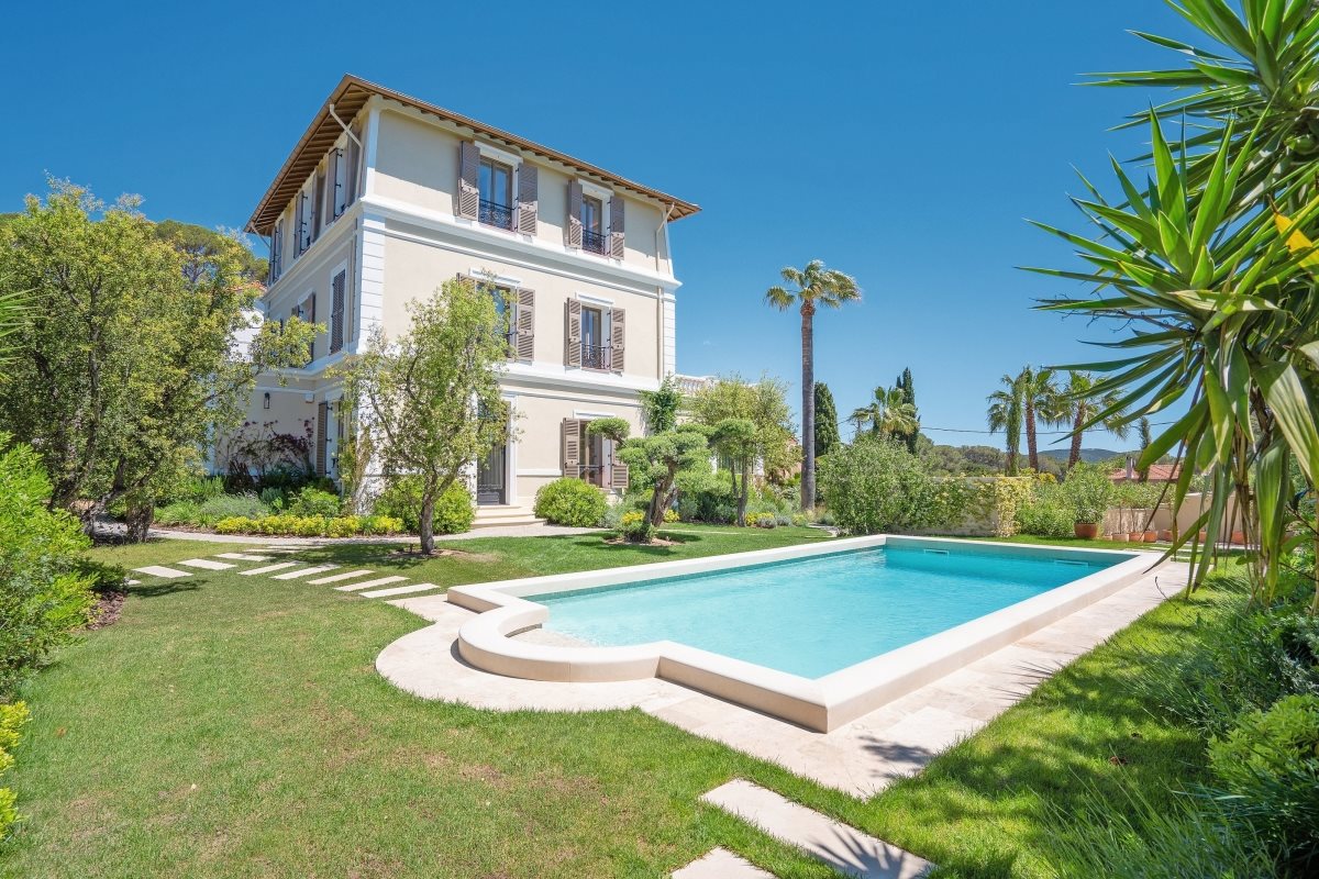 Maison à vendre, 470m², Saint-Raphaël