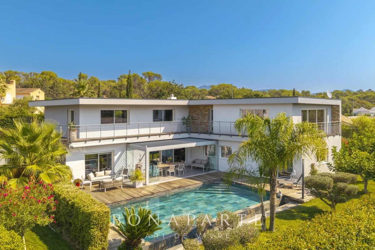 Maison à vendre, 425m², Saint-Raphaël