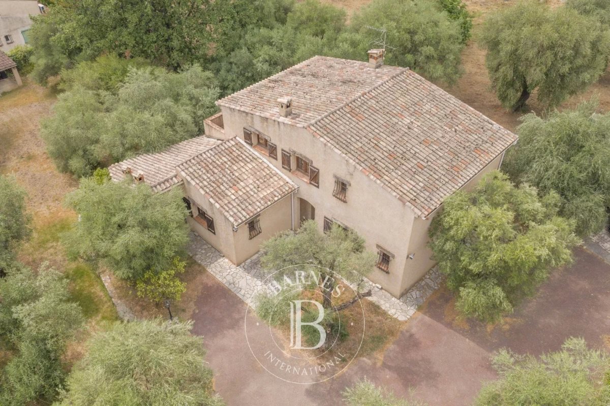 Maison à vendre, 2250m², Tourrettes-sur-Loup