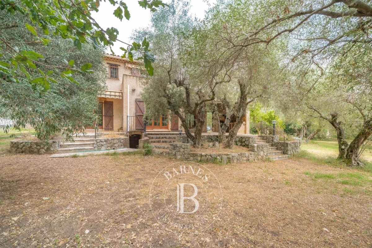 Maison à vendre, 2250m², Tourrettes-sur-Loup