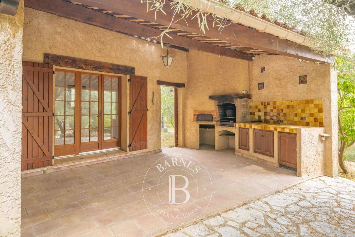 Maison à vendre, 2250m², Tourrettes-sur-Loup