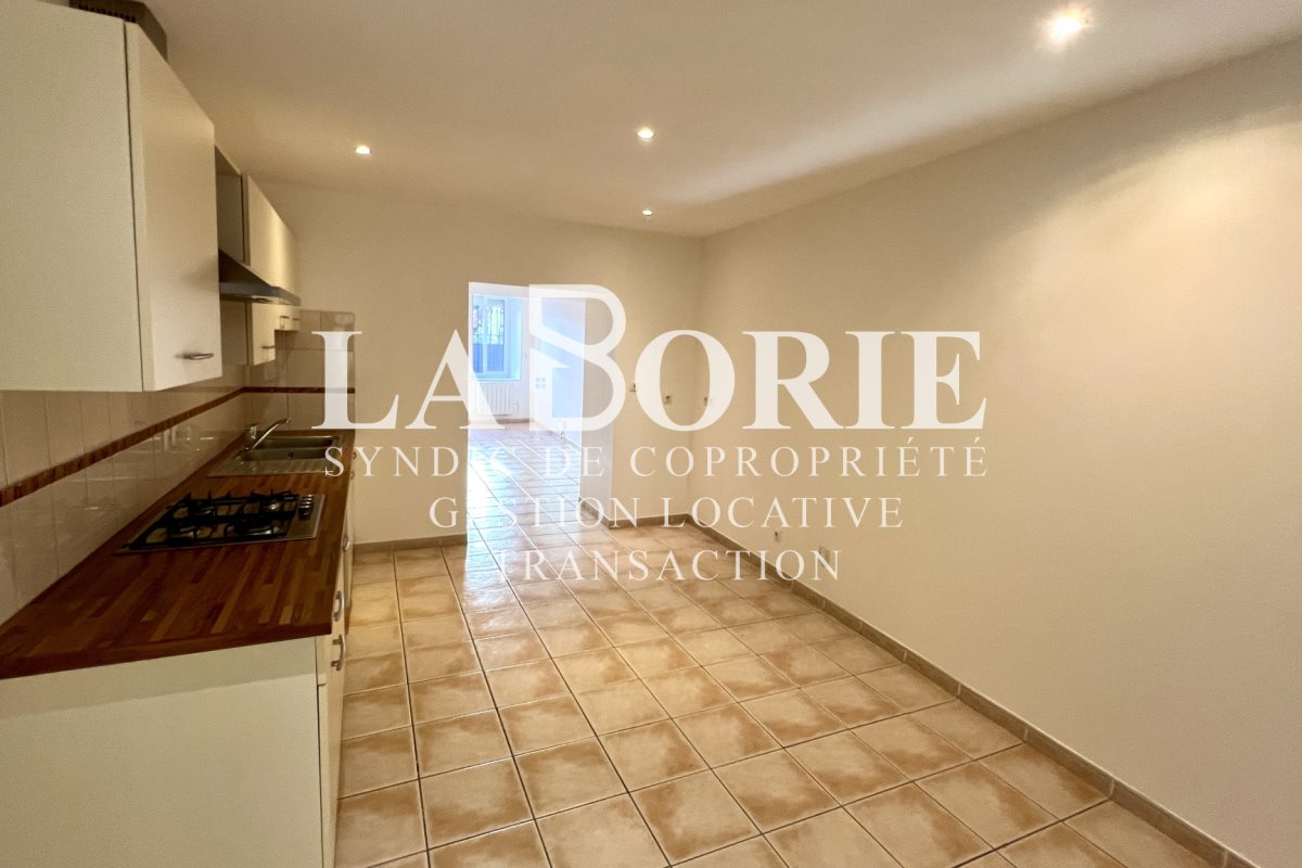 Appartement à louer, 66m², Entraigues-sur-la-Sorgue