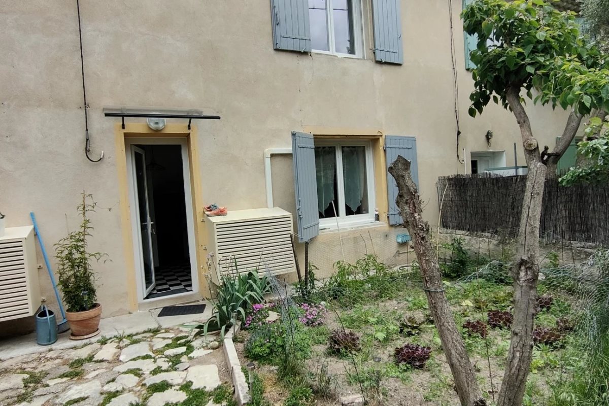Maison à louer, 111m², Oppède