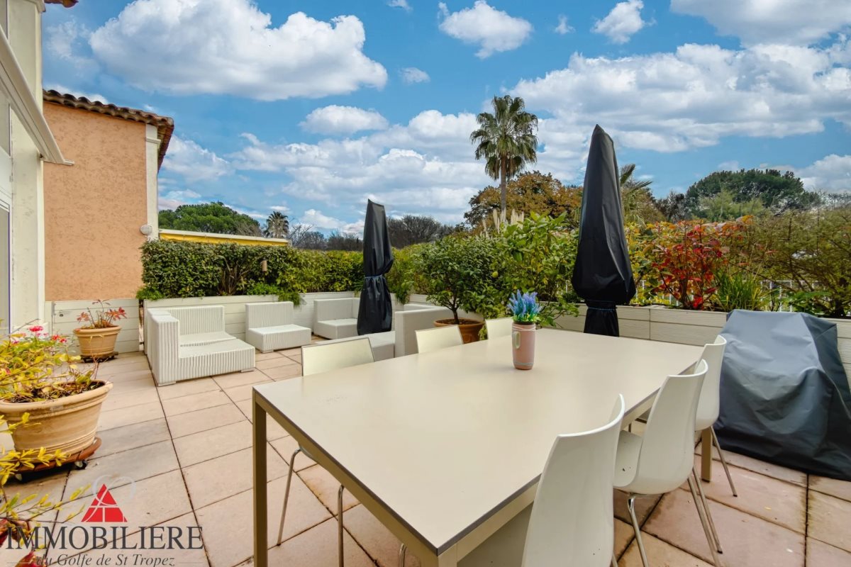 Appartement à vendre, 94m², Cogolin
