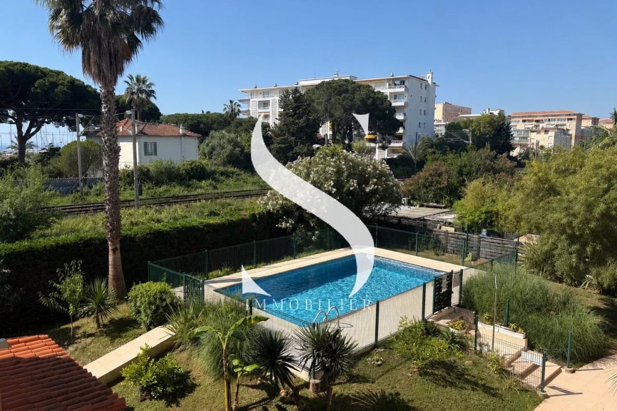 Appartement à louer, 28m², Vallauris
