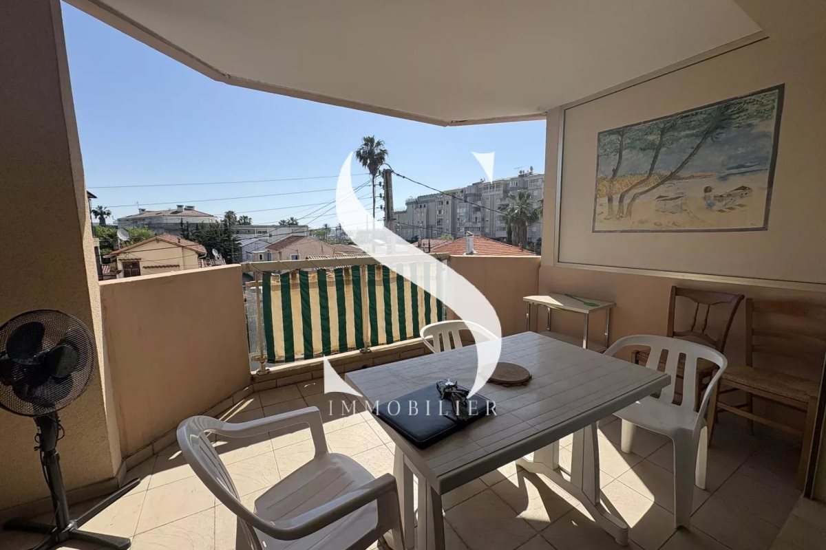 Appartement à louer, 28m², Vallauris