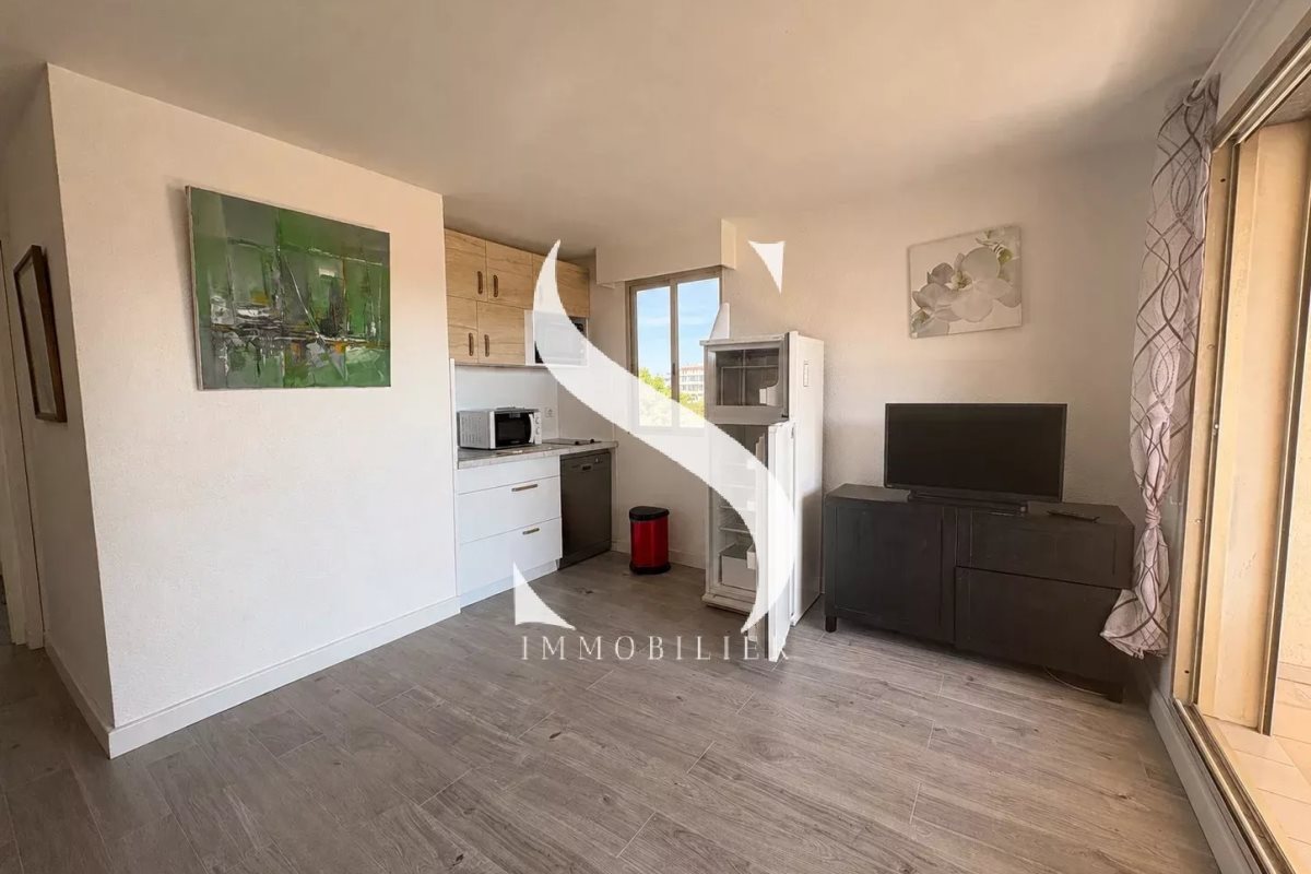 Appartement à louer, 28m², Vallauris