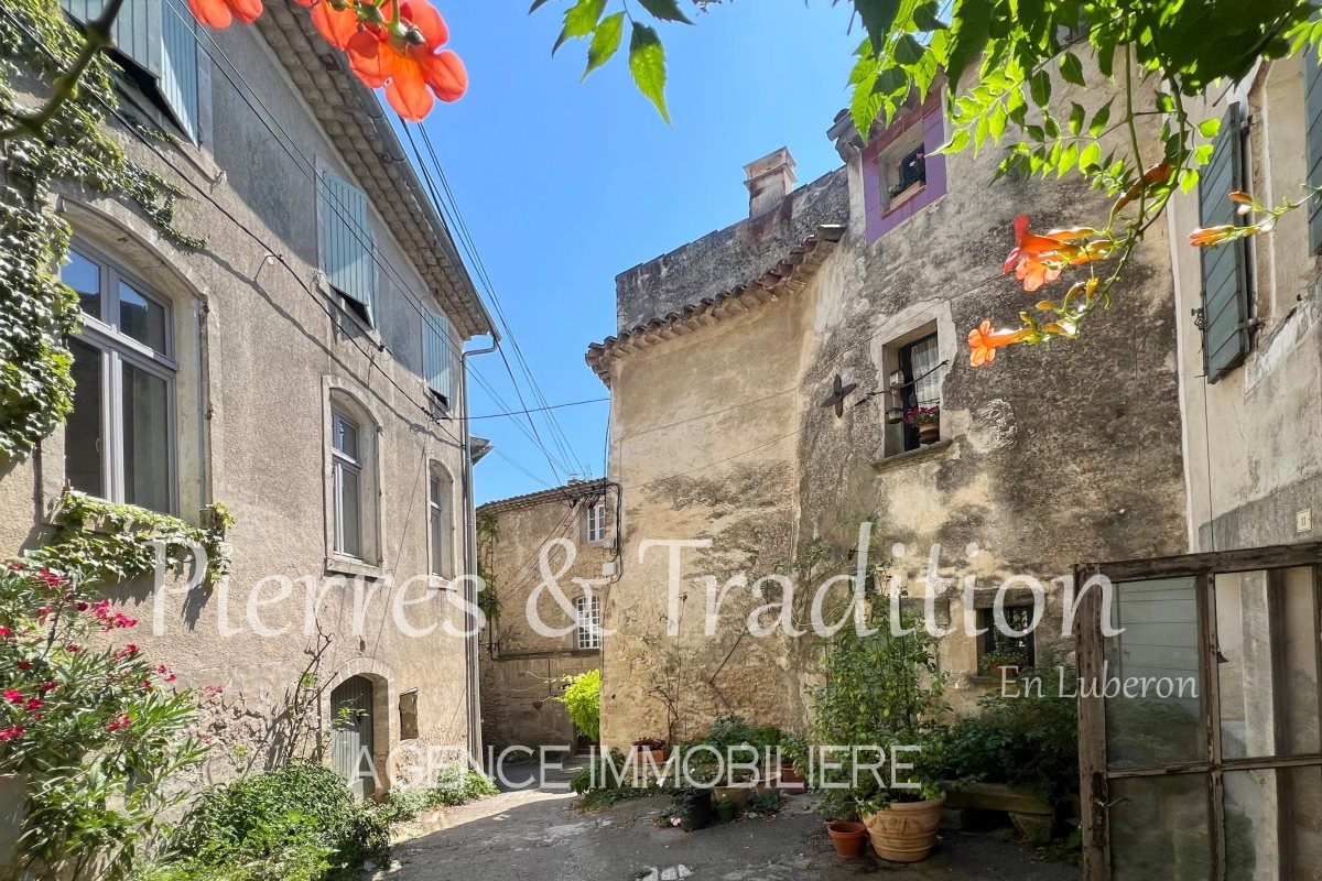 Maison à vendre, 297m², Saignon