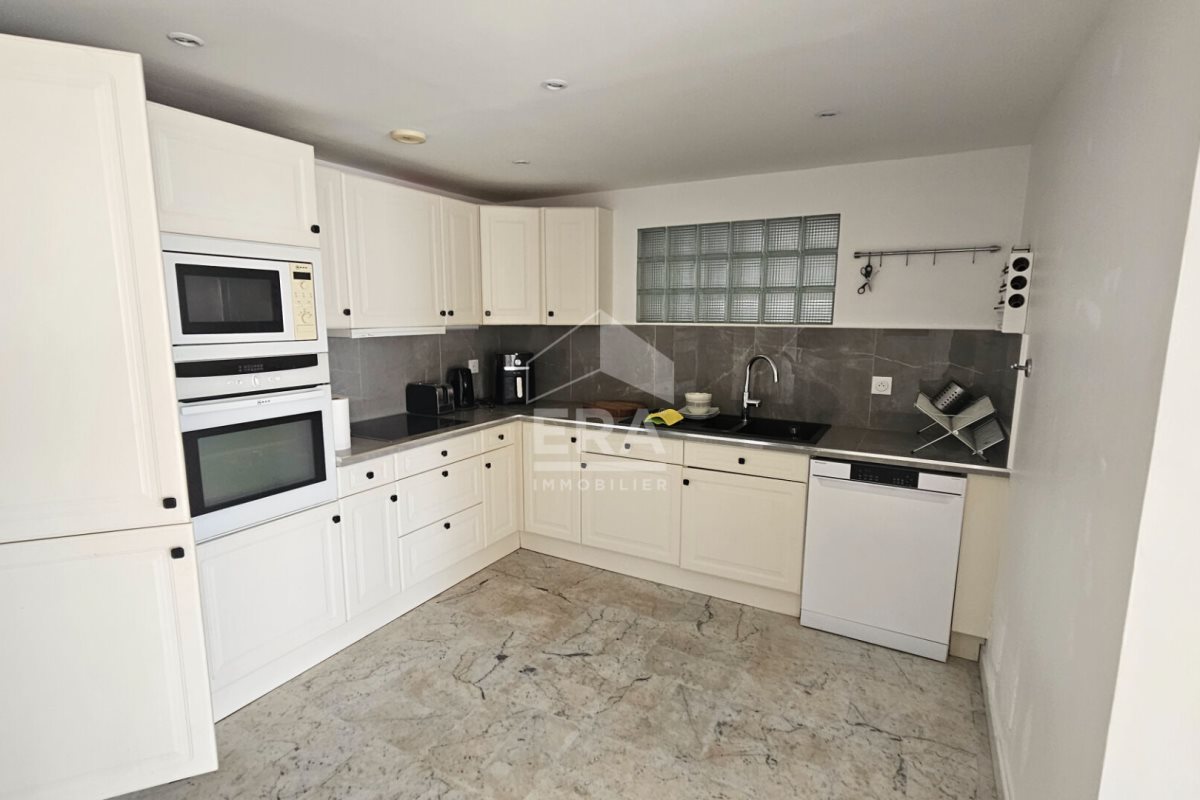 Appartement à louer, 113m², Saint-Laurent-du-Var
