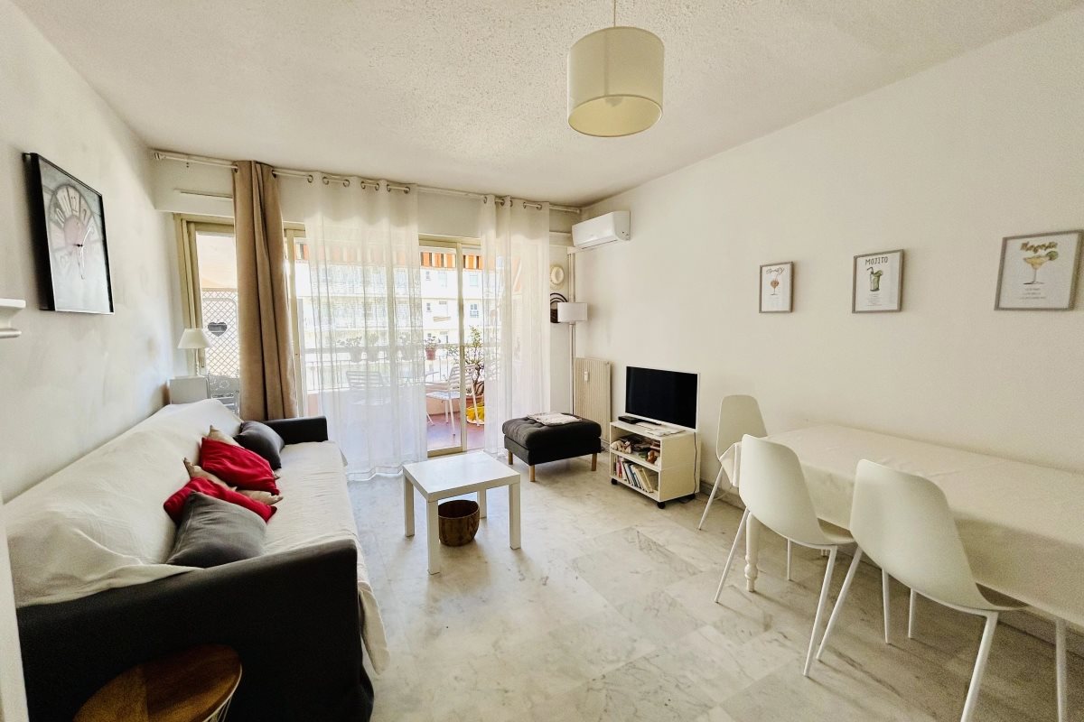 Appartement à louer, 55m², Antibes