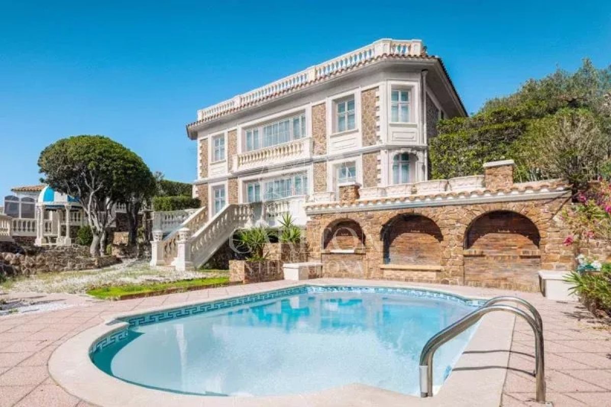 Maison à vendre, 262m², Saint-Raphaël